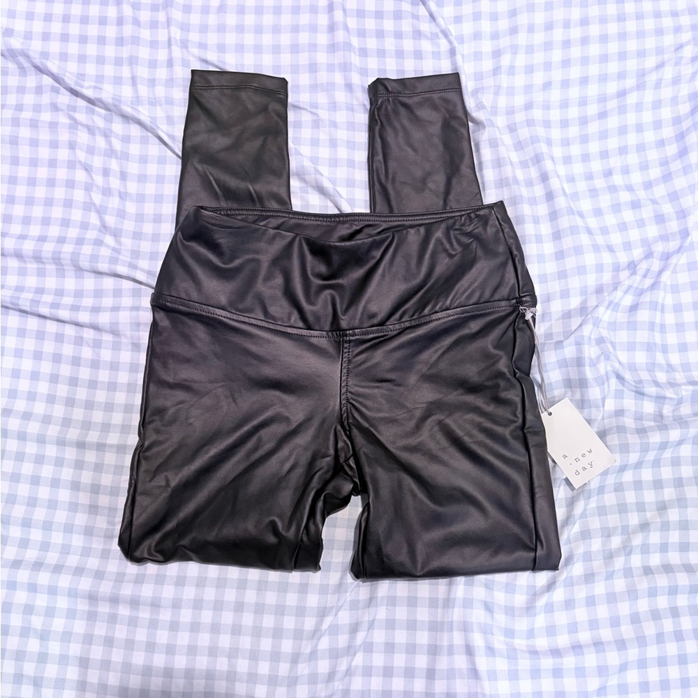Vintage Black Faux Leather Leggings